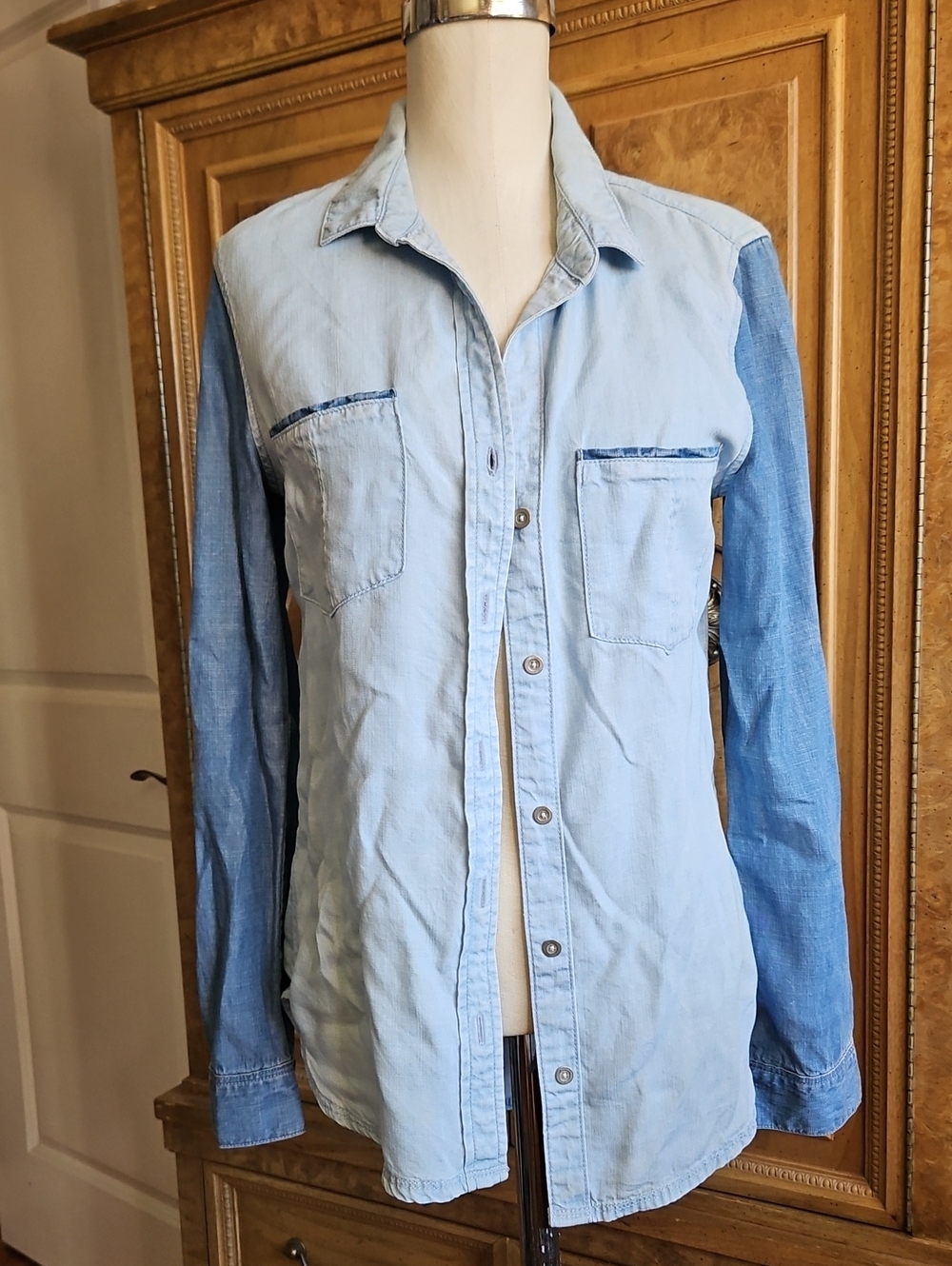 cloth & stone Light Blue With Contrasting Dark Blue Sleeves Denim Shirt